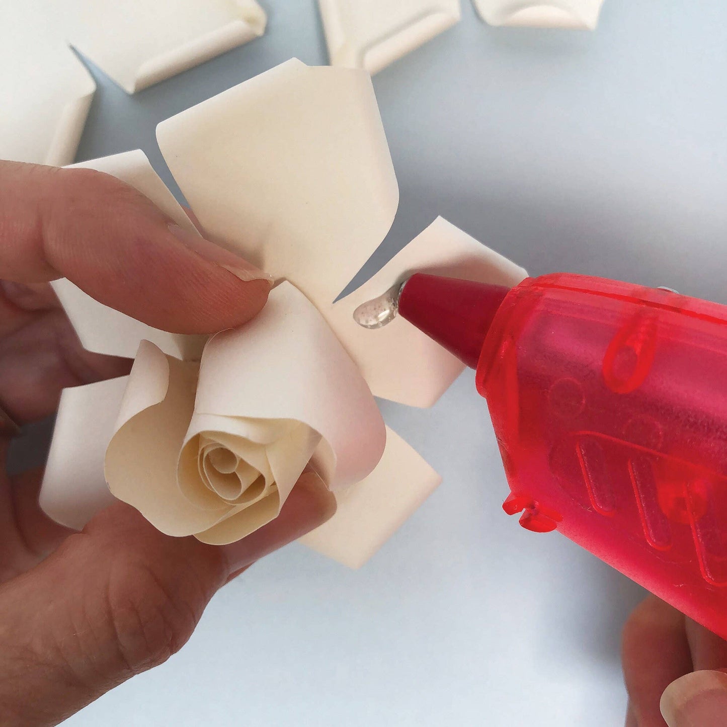 Paper Flower Craft Kit - Rose Wreath