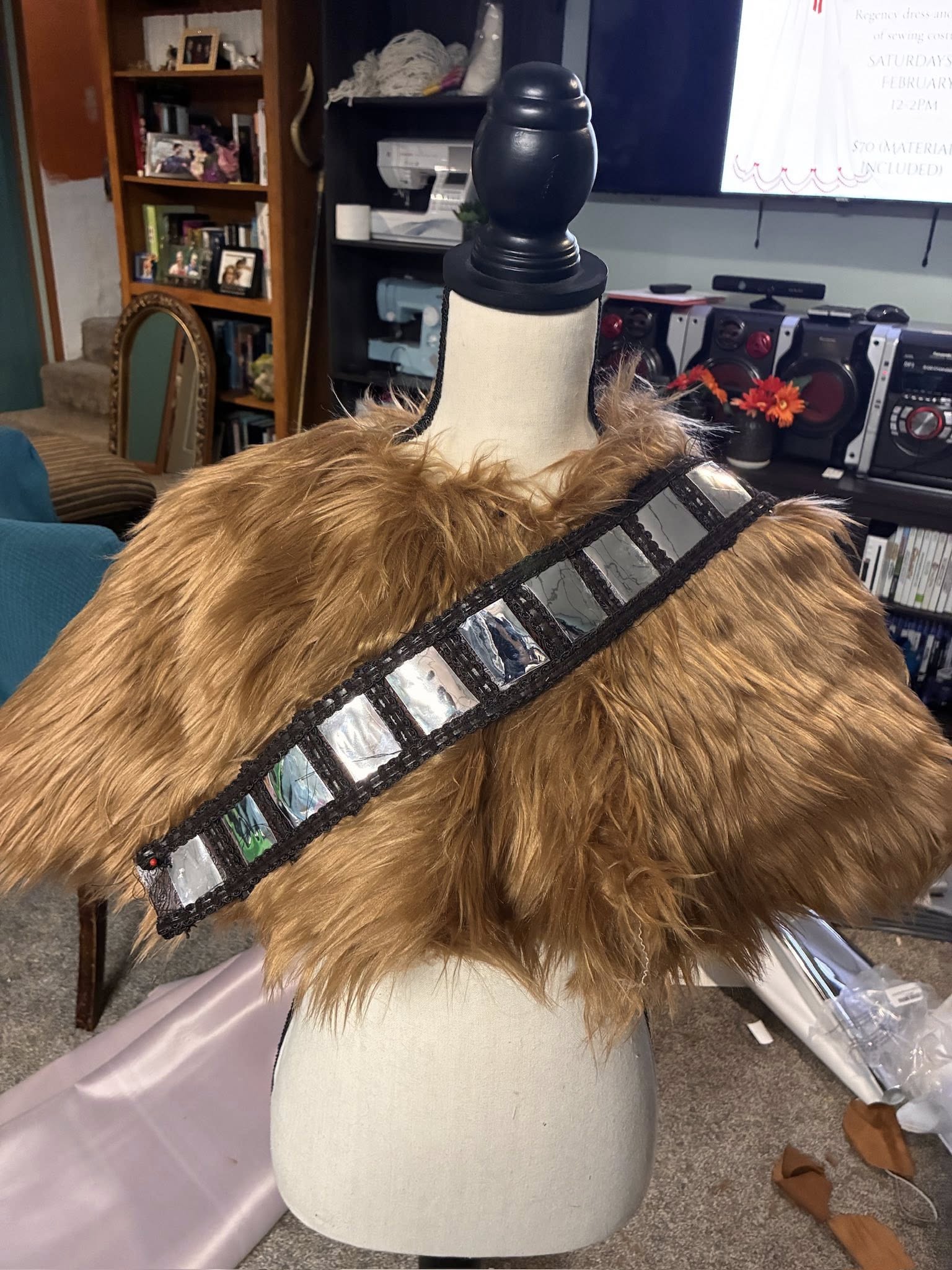 Chew-bounding Mini Cape