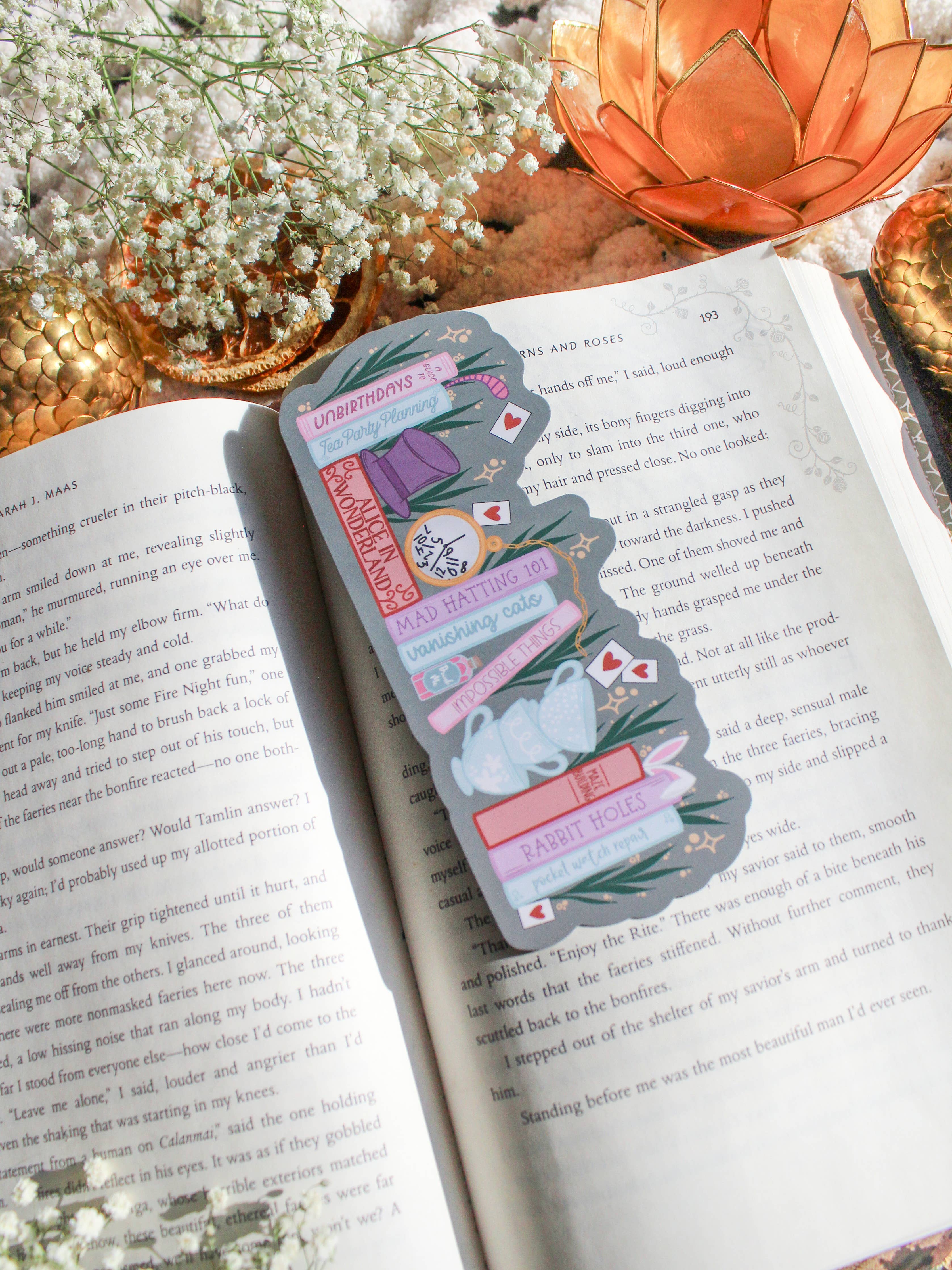 Alice in Wonderland Bookshelf Bookmark  | Soft Touch